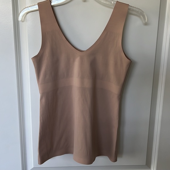 Knix LuxeLift Evolution Tank, M - Picture 3 of 9